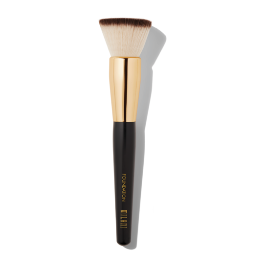 Brocha para Base Airbrushed Finish Milani: brocha plana para aplicar base de maquillaje
